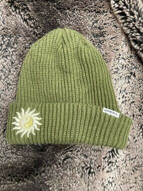 O'Neill Olive Green Ribbed Knit Beanie with Sun Yin-Yang Patch
